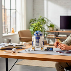 Star Wars: R2-D2  Building Model and Collectible Minifigure-2