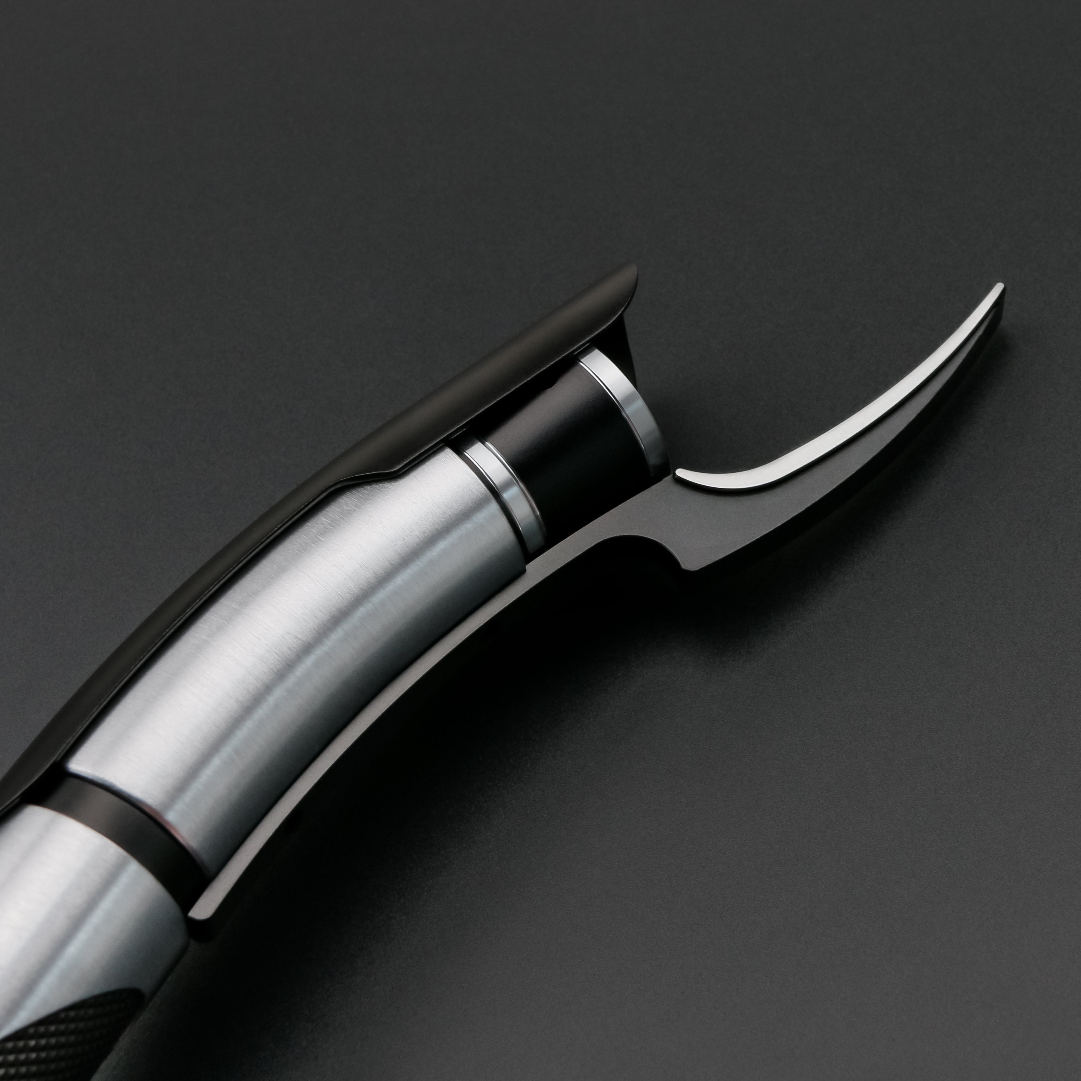 Count Dooku Jedi Duelling Lightsaber-11