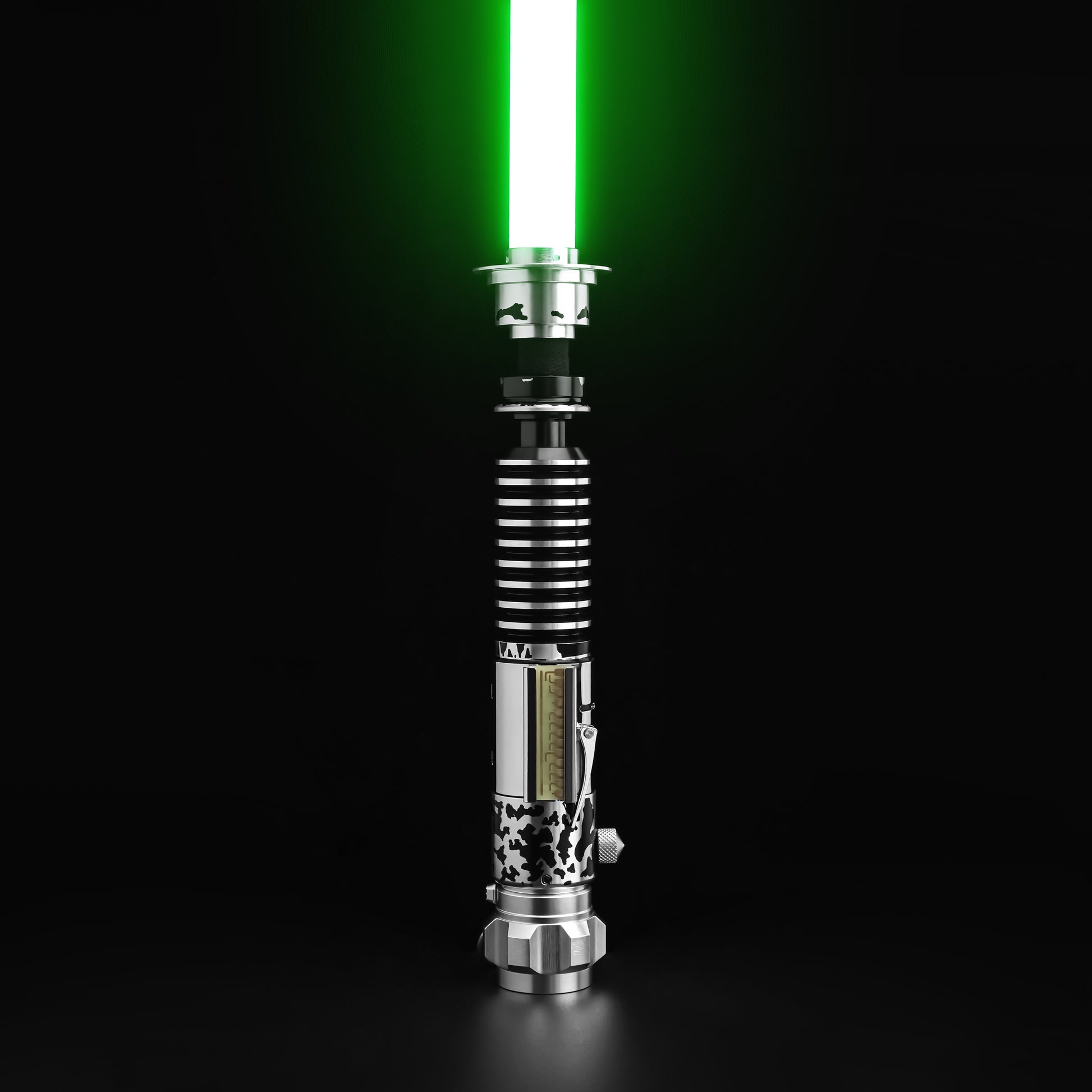 Luke Skywalker V2 weathered Lightsaber-3