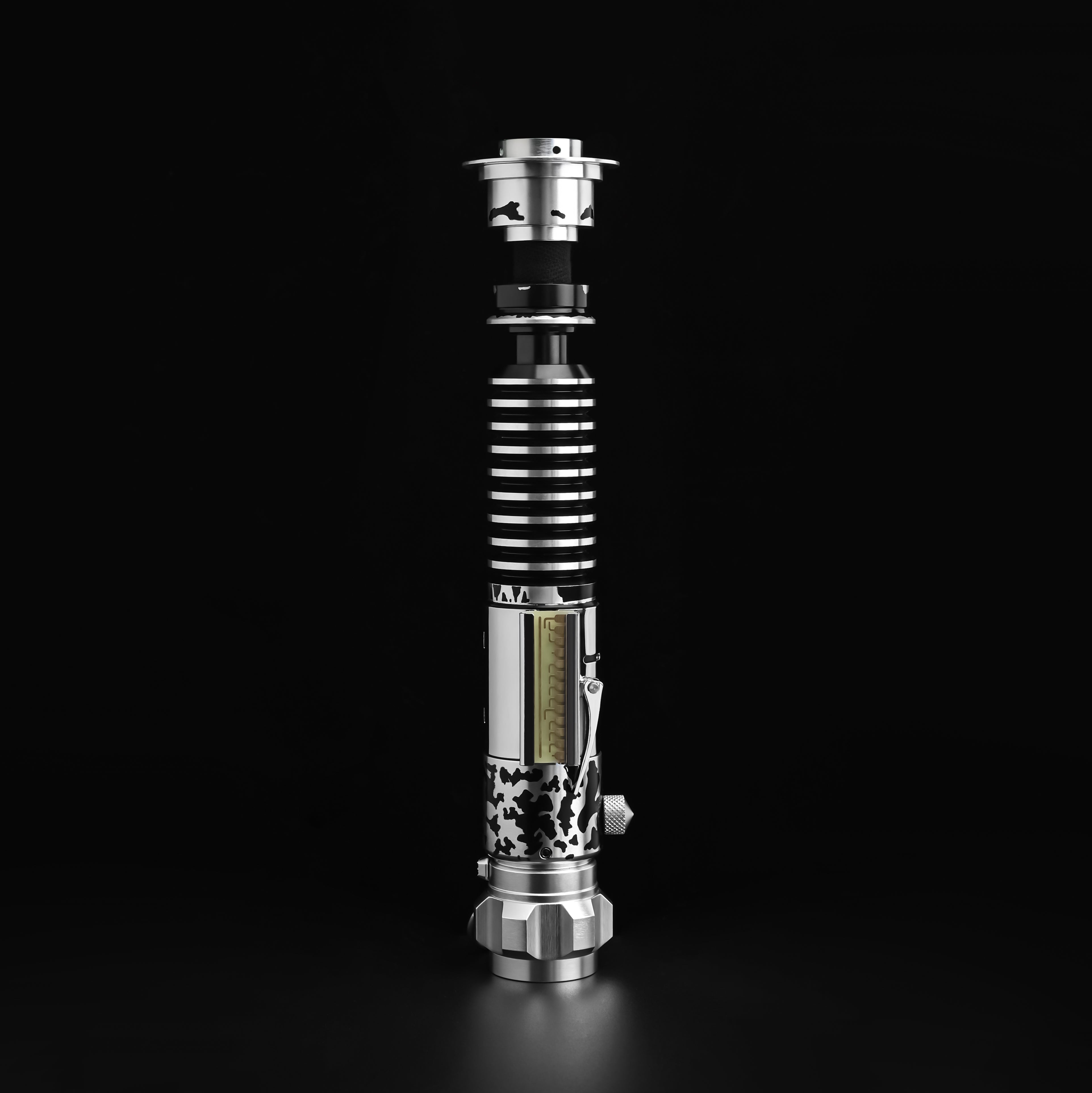 Luke Skywalker V2 weathered Lightsaber-4