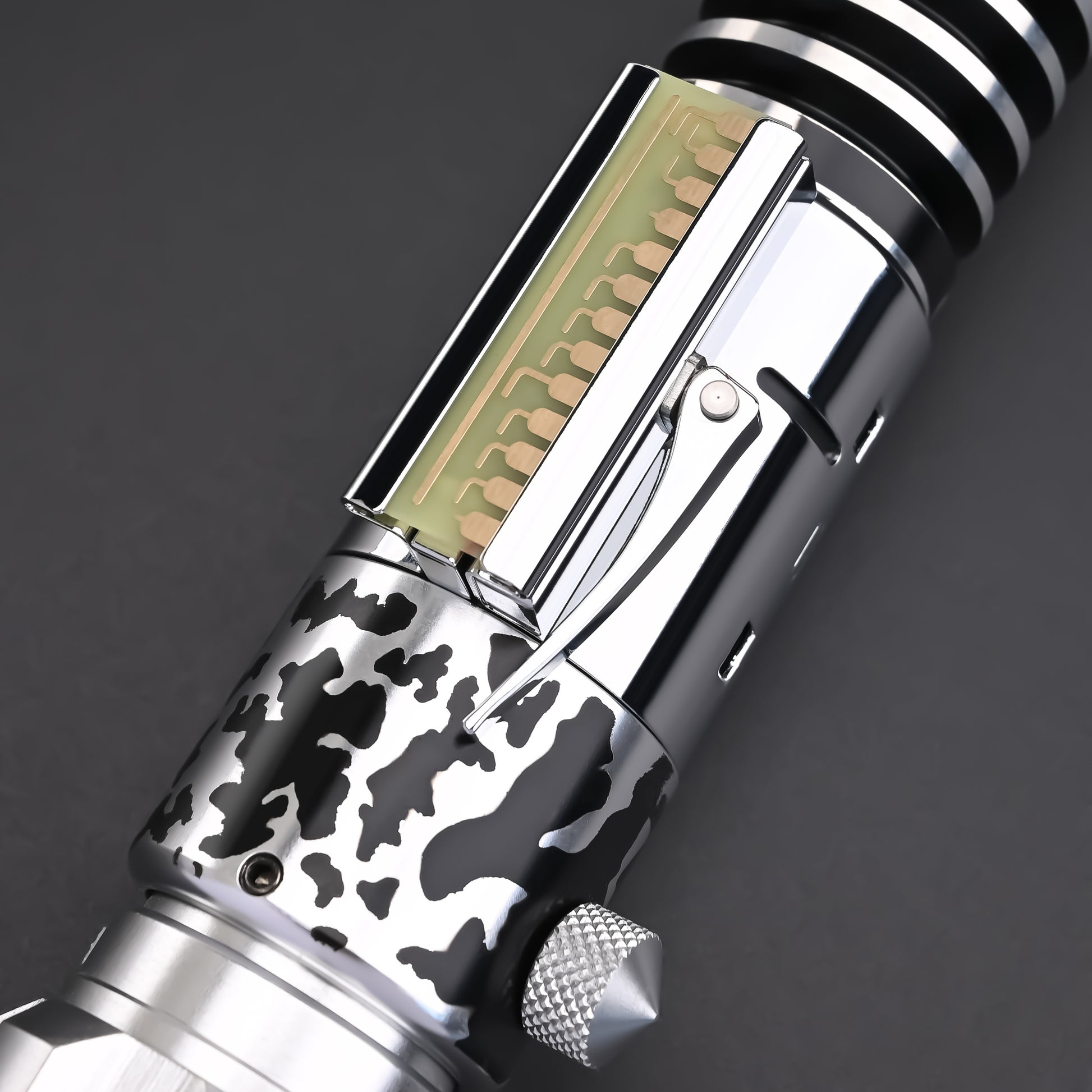 Luke Skywalker V2 weathered Lightsaber-12