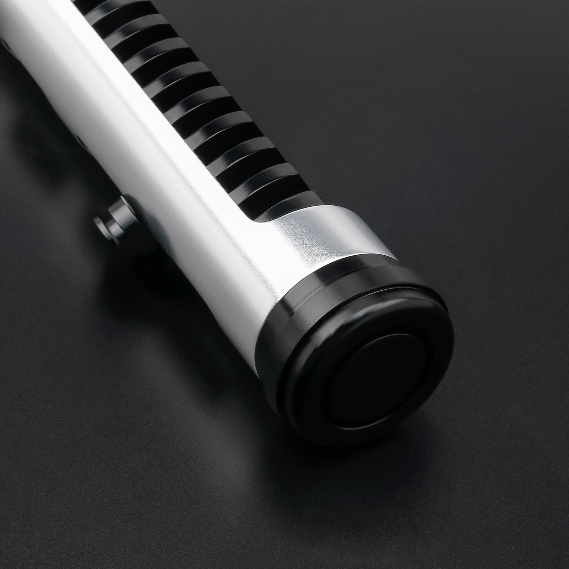 Qui-Gon Jinn Lightsaber-3