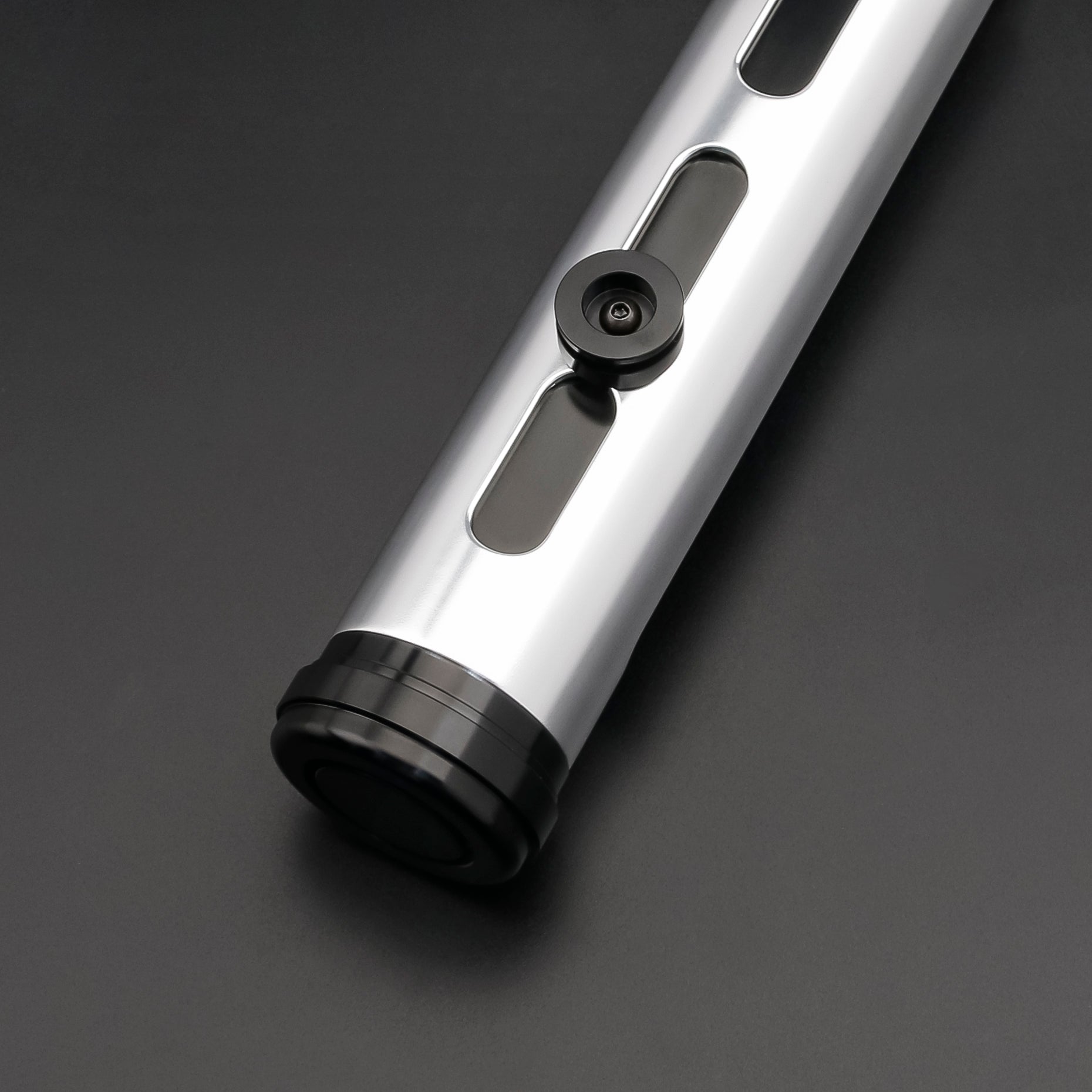 Qui-Gon Jinn Lightsaber-8