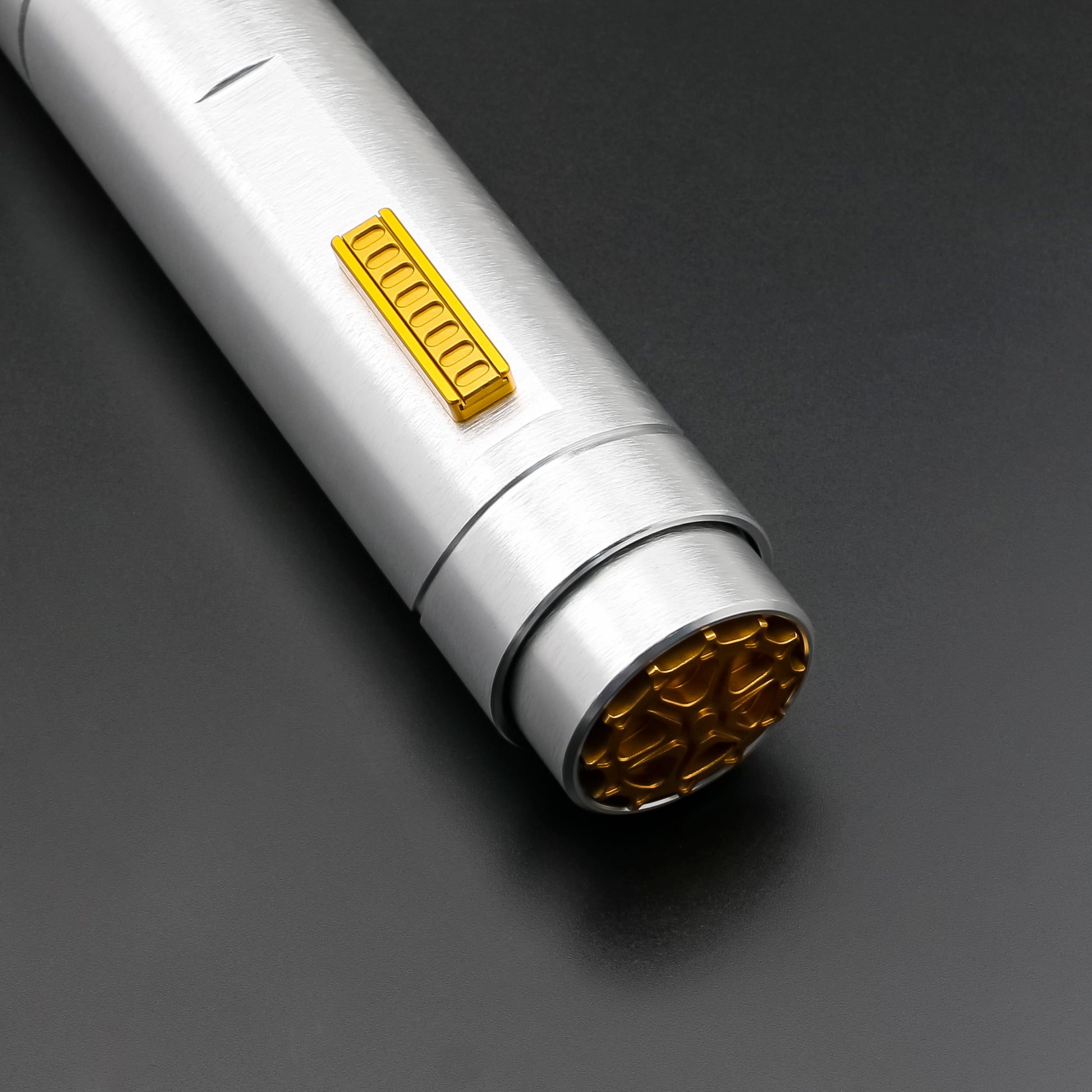 Depa Billaba Duelling Lightsaber-10