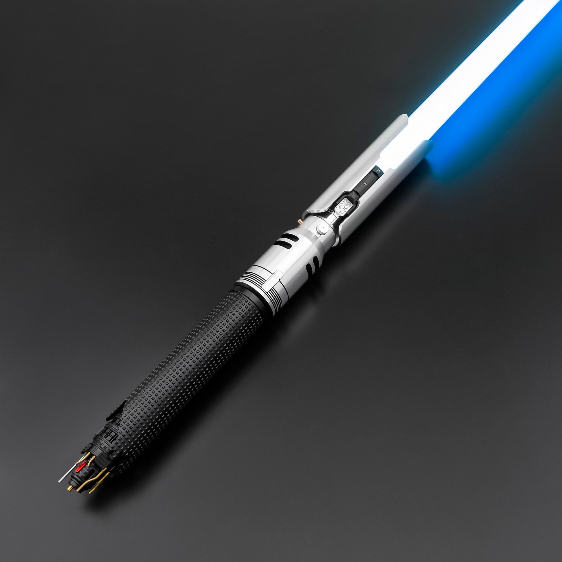 Cal Kestis EP3 Lightsaber-9