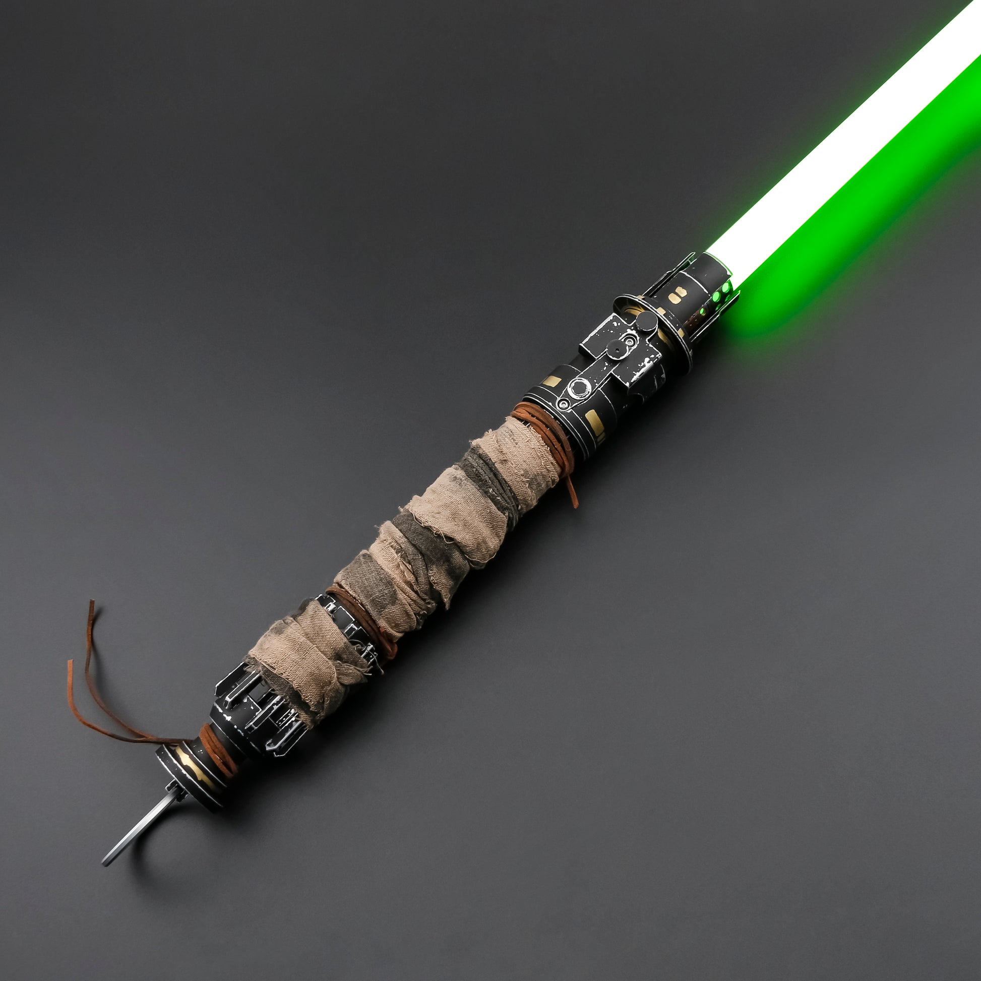 Boone Kestis Duelling Lightsaber-2