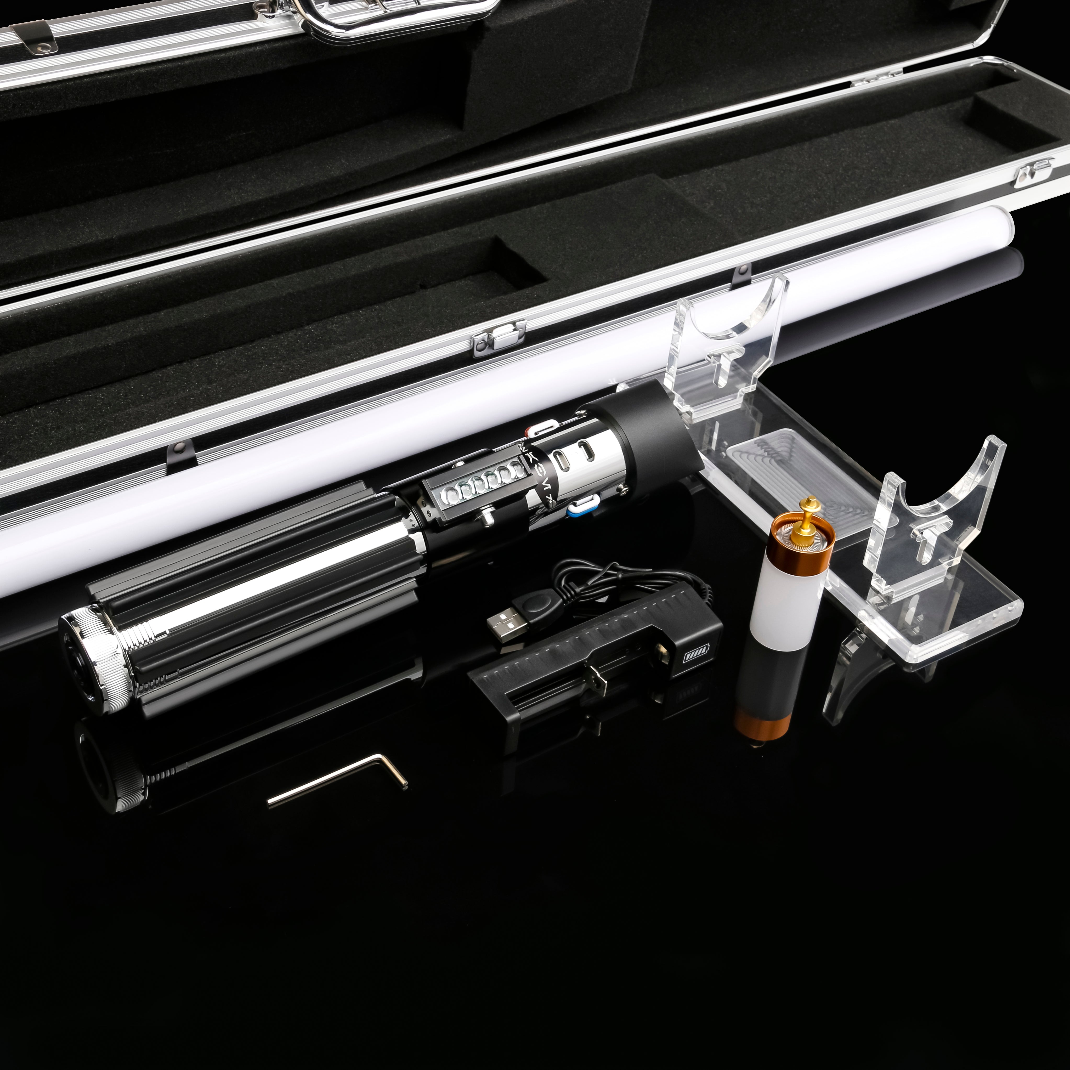 Darth Vader EP5 Duelling Lightsaber-3